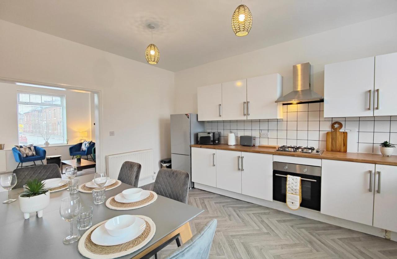 Stott House - Bright Spacious Townhouse 15 Minutes To Central Manchester With Free Parking Exterior foto