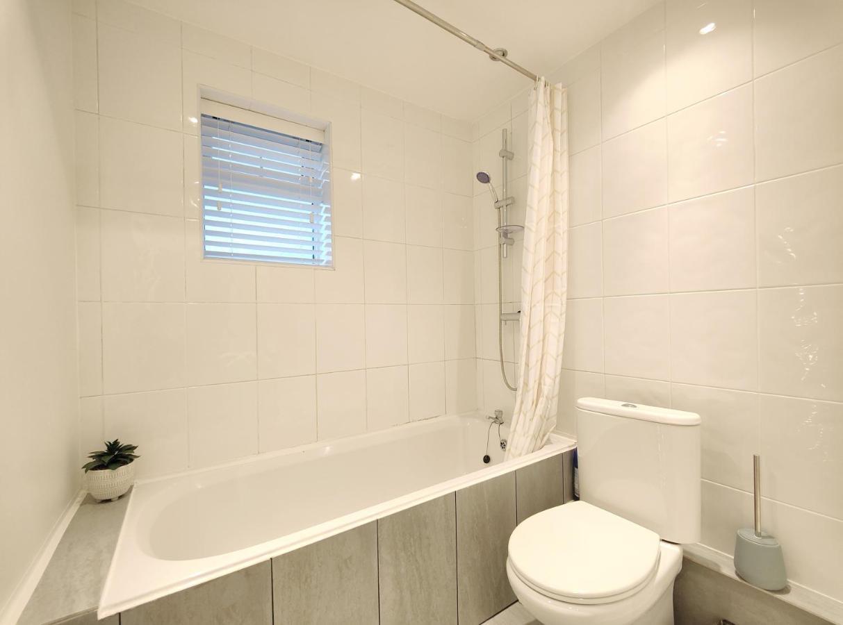 Stott House - Bright Spacious Townhouse 15 Minutes To Central Manchester With Free Parking Exterior foto